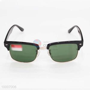 Light comfortable Sunglasses with green mirror lense