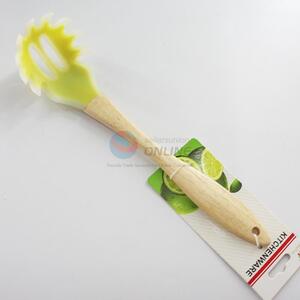 Kitchen silicon spaghetti rake,silicon colander shovel