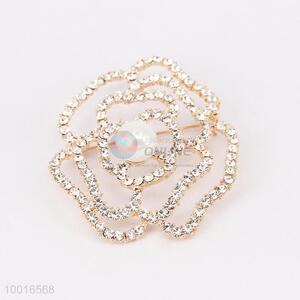 Elegant Crystal Pearl Beads Flower Shaped Brooch