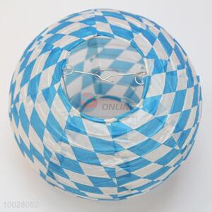 Round white-blue grid pattern paper <em>lantern</em>