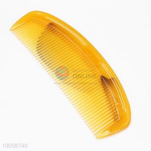 Pocket plastic handle comb for women