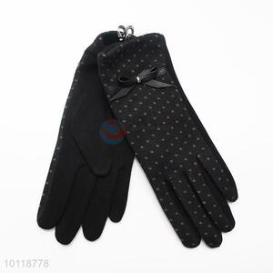Black Dots Mirco Velvet Gloves with Simple Bowknot