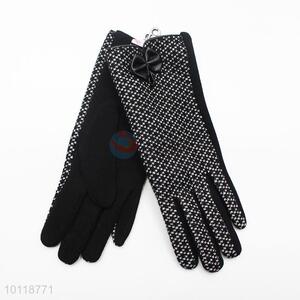 Fashion Black & White Tartan Plaid Mirco Velvet Gloves