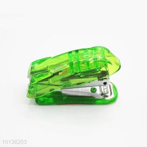 Fashion design green low price stapler