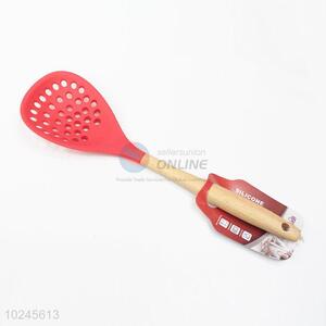 Wholesale Red Silicone Leakage Ladle with Wooden Handle