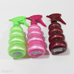 Newest design low price thick spiral spray bottle/watering can
