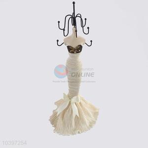 Factory price high quality model type resin jewelry display rack