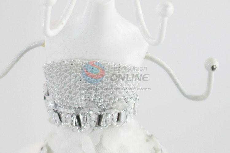 Made in china model type resin jewelry display stand