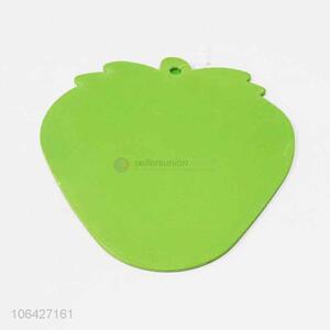 Factory price strawberry shaped plastic chopping board