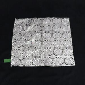New design exquisite silver flower embossed pvc placemat for hotel