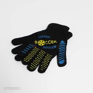 Hot Selling Well-Designed Knitted Soccer Print Knit Gloves