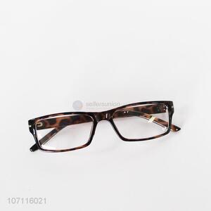 Hot selling fashionable leopard printed plastic glasses fashion eyewear