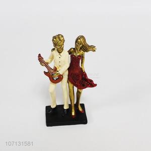 New design home decoration resin couple figurine resin crafts