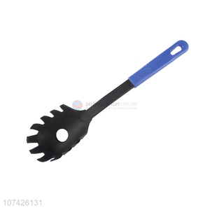 New design plastic leakage rake spaghetti spatula