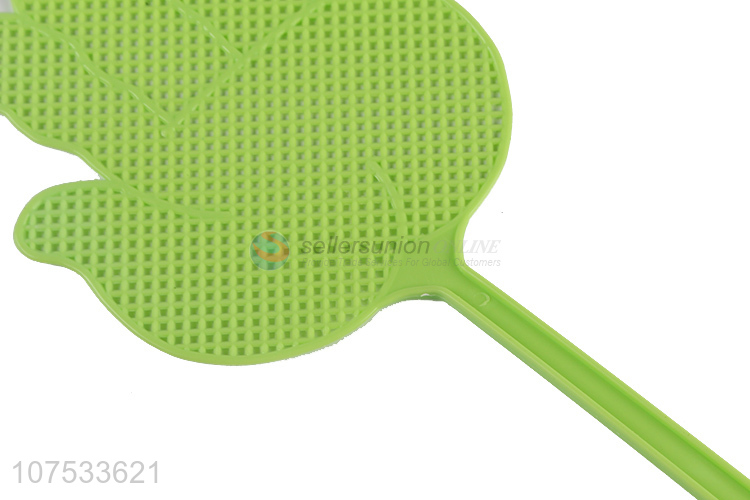 Good Quality Palm Shape Plastic Fly Swatters Wholesale