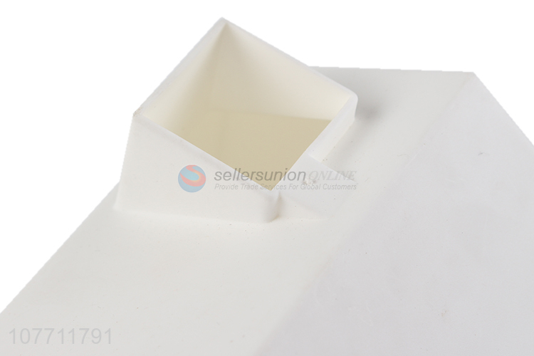 Wholesale creative house shape plastic tissue box paper towel box