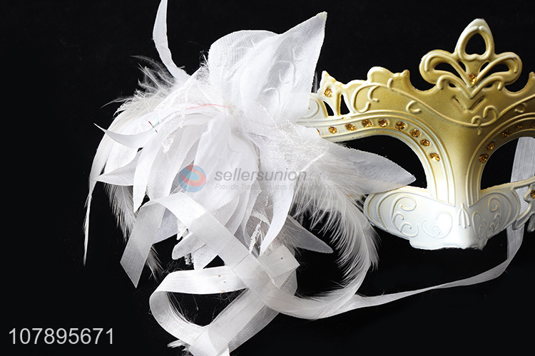 Low price fashion design half face feather masquerade mask wholesale