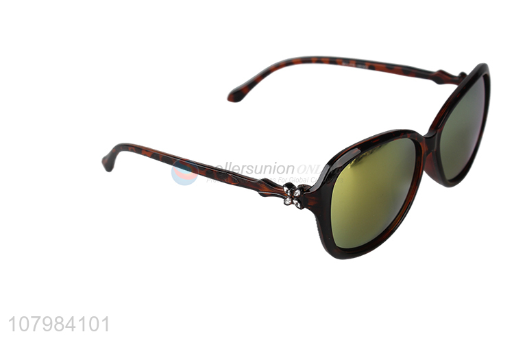 Hot Selling Fashion Sunshade Glasses Adults Sunglasses Best Eyeglasses