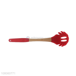 Online wholesale food-grade spaghetti spatula with wooden handle