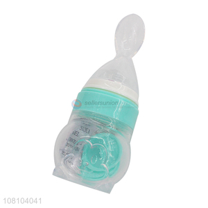 New Design Baby Squeeze Feeding Bottle With Spoon