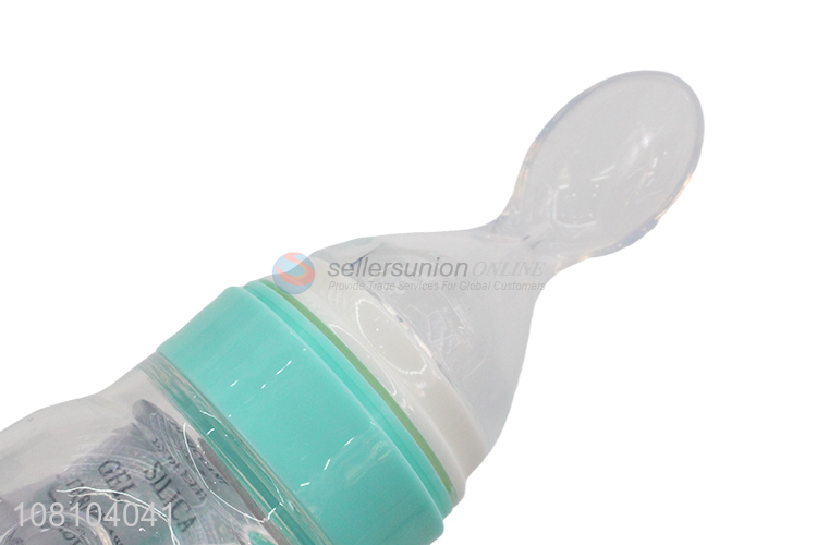 New Design Baby Squeeze Feeding Bottle With Spoon