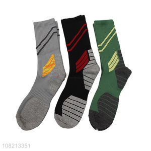 Top selling multicolor elastic men sports socks wholesale