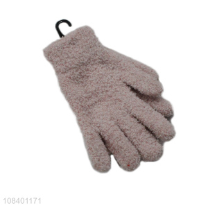 Yiwu wholesale plush winter warm women gloves for hand protection