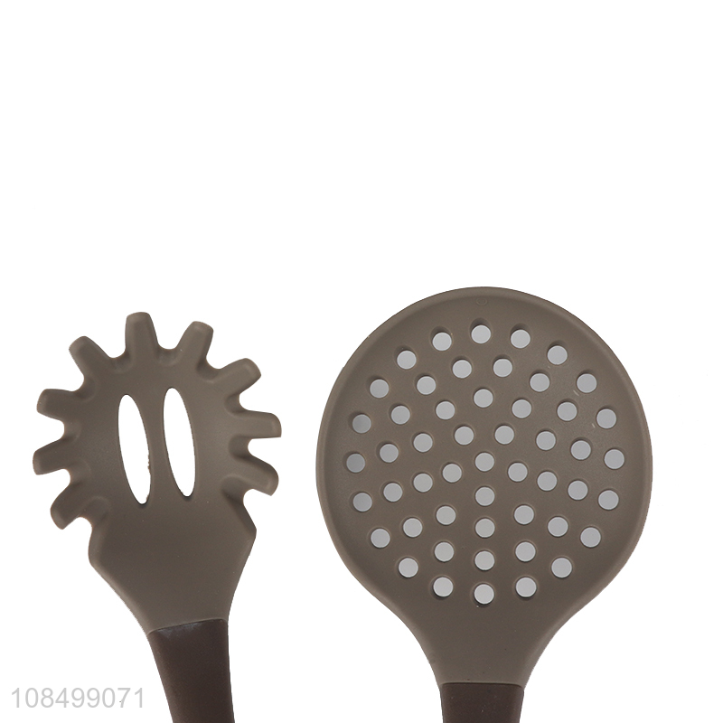 Wholesale price plastic handle silicone kitchenware set