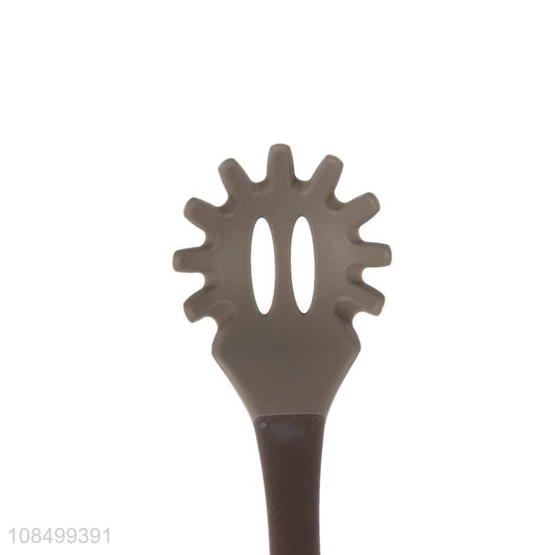 China market plastic handle silicone spaghetti spatula wholesale