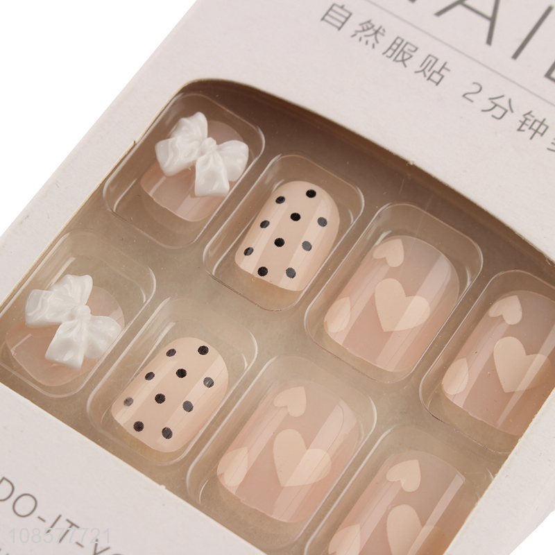 Online wholesale women cute nail decoration fake nails