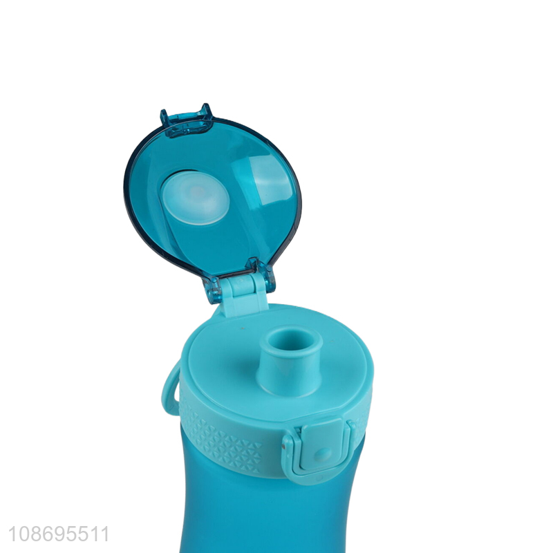 High quality 600 plastic water bottle with leak-proof lid & handle