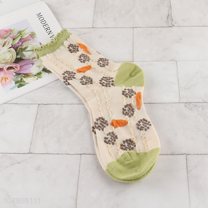 New arrival womens crew socks embroidered cotton crew socks