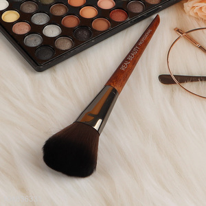 Online wholesale face makeup brush blusher brush for cheeks