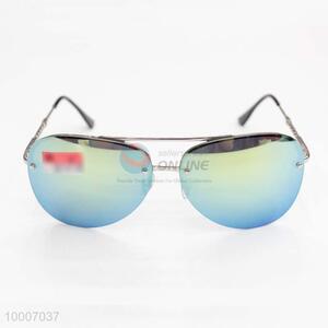 Fashionable metal sunglasses with blue mirror lense