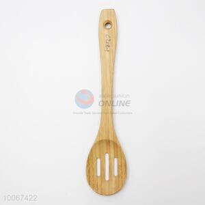 Durable bamboo utensils turner for kitchen use
