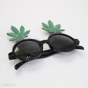 Leaf shaped plastic glasses/glasses for party