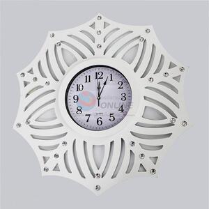 New Design Flower Shaped White Wooden Wall Clock