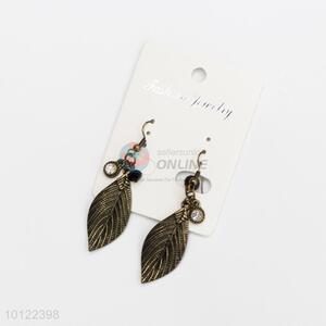 Cheap feather shaped dangle earrings/crystal earrings