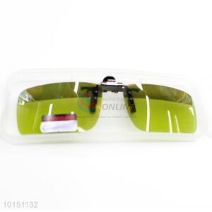 High Quality Glasses Clip With Plastic Box