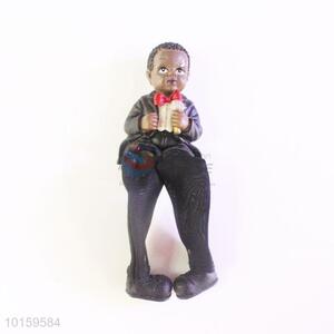 Wholesale Supplies Resin Boy Doll/Resin Crafts with Microphone for Home Decoration