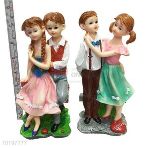 Best Selling Polyresin Decoration Figurine in Couple Shape