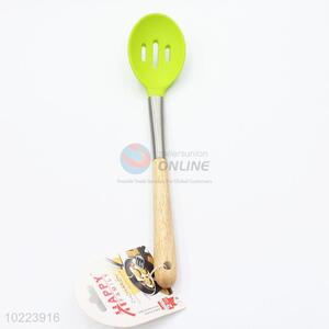 Wholesale low price best fashion green leakage ladle