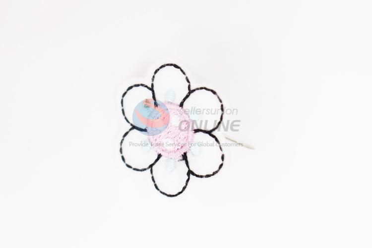 New design flower shape embroidery badge brooch