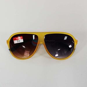 Yellow Border Fashion Sunglasses