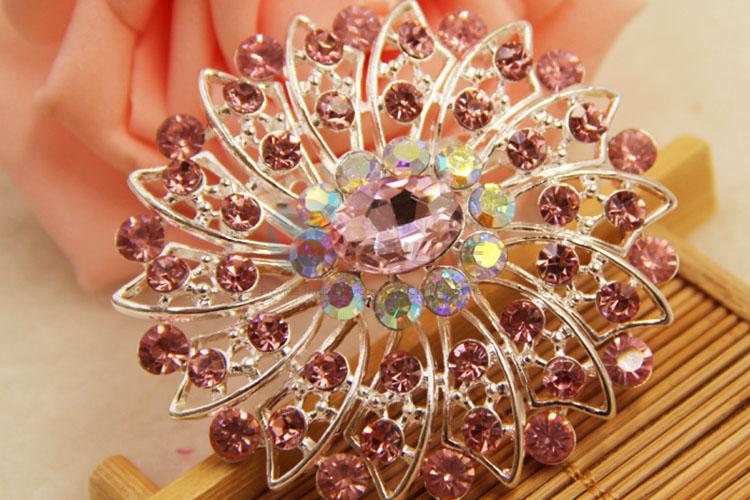Factory Direct Crystal Breastpin for Dress Decoration