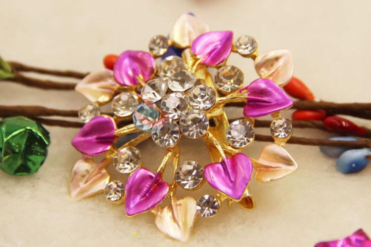 Hot Sale Flower Shaped Alloy Brooch for Clothes