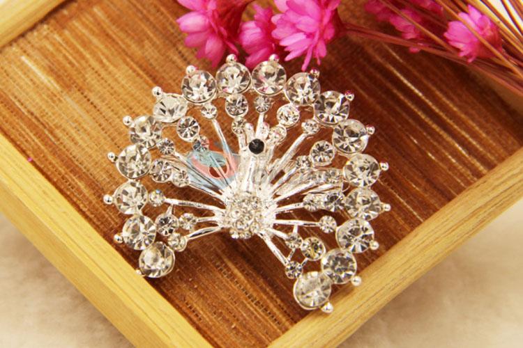 Elegant Peacock Shaped Alloy Brooch for Clothes