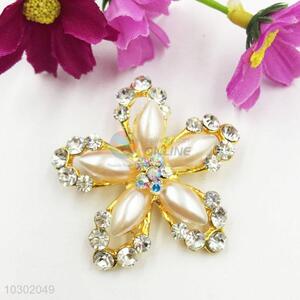 Flower Shape Elegant Decorated Crystal Rhinestone Brooch with Low Price