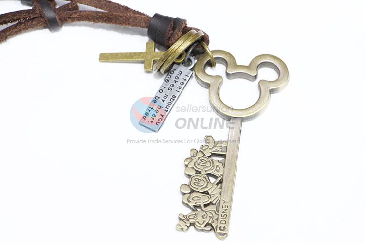 Fashion Style Antique Long Cowhide Necklace with Key Pendant