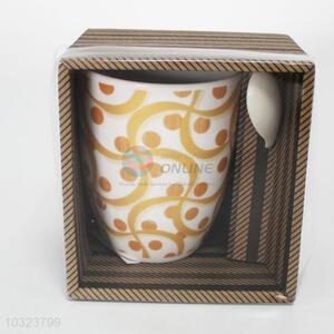 Popular cute style cheap ceramic cup with spoon